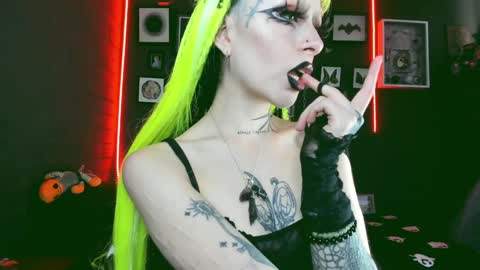 Snapshot of insania_999 chatting on January 7, 2025, 5:42 pm SANIA online show from January 7, 2025, 5:42 pm