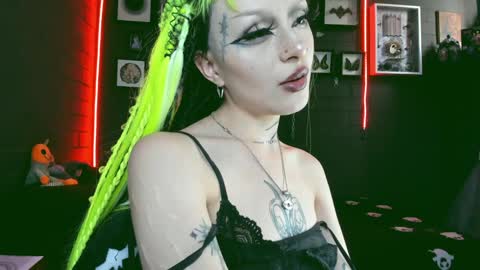 Snapshot of insania_999 chatting on February 3, 2025, 8:57 pm SANIA online show from February 3, 2025, 8:57 pm