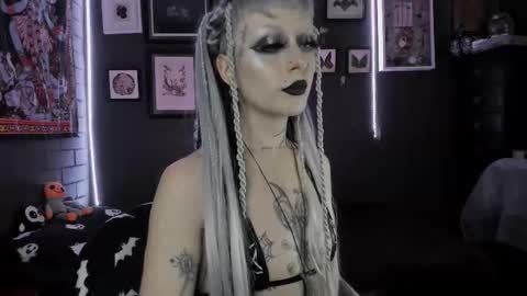 Snapshot of insania_999 chatting on December 18, 2025, 5:08 pm SANIA online show from December 18, 2025, 5:08 pm