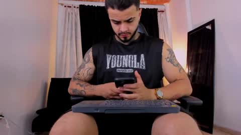 Snapshot of insolemnia chatting on April 1, 2026, 2:45 am Brayan Chavez online show from April 1, 2026, 2:45 am