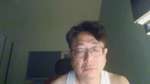 insuclee197641 online show from April 30, 2026, 2:12 pm