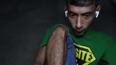 interne8famous online show from November 10, 2025, 3:44 pm