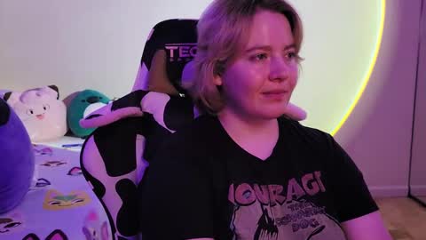 Faye online show from December 29, 2024, 4:59 am