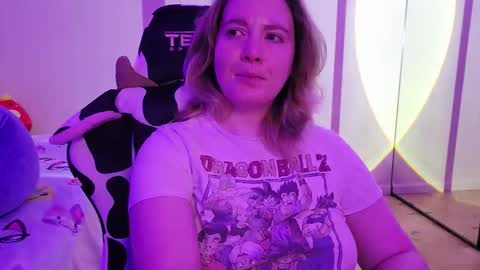 Faye online show from October 21, 2025, 4:24 am