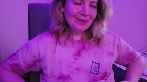 Faye online show from October 22, 2025, 2:34 am