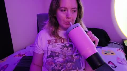 Faye online show from November 25, 2025, 2:33 am