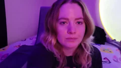 Faye online show from November 30, 2025, 4:38 am