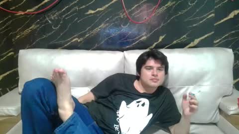 Snapshot of invincible200 chatting on December 1, 2025, 3:17 pm invincible200 online show from December 1, 2025, 3:17 pm