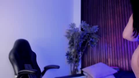 Snapshot of io_chie_ chatting on October 14, 2025, 4:41 pm io_chie_ online show from October 14, 2025, 4:41 pm