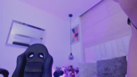 Snapshot of io_chie_ chatting on February 4, 2026, 4:18 am io_chie_ online show from February 4, 2026, 4:18 am