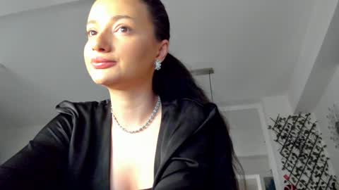 Snapshot of irenevon chatting on December 11, 2024, 4:39 am Ir s room online show from December 11, 2024, 4:39 am