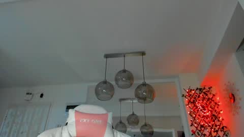 Snapshot of irenevon chatting on December 18, 2024, 5:26 am Ir s room online show from December 18, 2024, 5:26 am