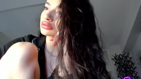 Snapshot of irenevon chatting on February 15, 2025, 5:30 am Ir s room online show from February 15, 2025, 5:30 am