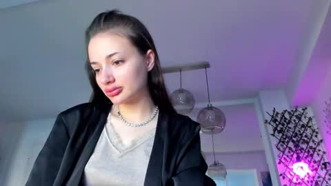 Snapshot of irenevon chatting on March 7, 2025, 5:29 am Ir s room online show from March 7, 2025, 5:29 am