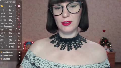 Snapshot of irenlarasani chatting on January 6, 2025, 9:19 am IrenLarasani online show from January 6, 2025, 9:19 am