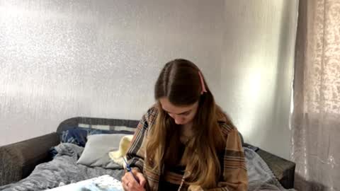 Snapshot of irinaballesteros chatting on September 16, 2025, 9:10 am Evie online show from September 16, 2025, 9:10 am