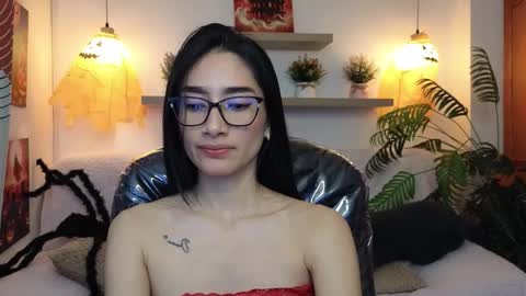 Snapshot of iris_cam_ chatting on October 24, 2025, 2:02 pm iris online show from October 24, 2025, 2:02 pm