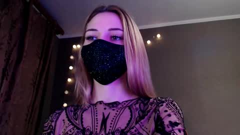 Lily online show from January 14, 2026, 3:39 pm