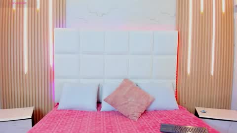 Iris online show from October 28, 2025, 4:27 am