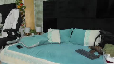 Iris Fit online show from February 9, 2025, 10:32 pm