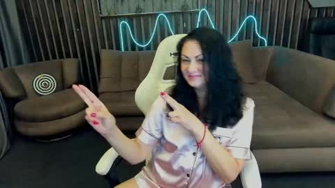 Snapshot of irismoonn chatting on September 24, 2025, 6:33 pm Iris online show from September 24, 2025, 6:33 pm