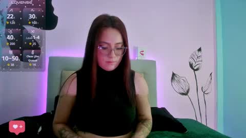 iriss_cardenas online show from June 17, 2026, 8:43 pm