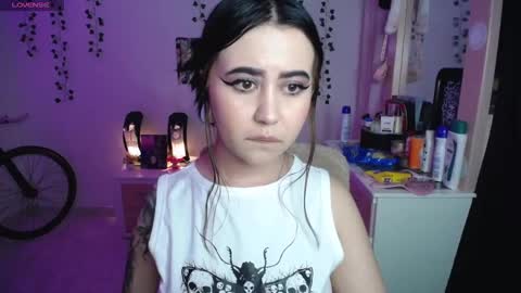 Snapshot of iriss_sky chatting on January 19, 2026, 4:27 am Iris online show from January 19, 2026, 4:27 am