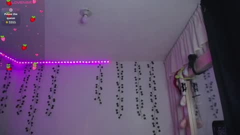 Snapshot of iriss_sky chatting on February 6, 2026, 3:44 am Iris online show from February 6, 2026, 3:44 am