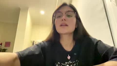 irisss31 online show from May 20, 2026, 7:20 pm