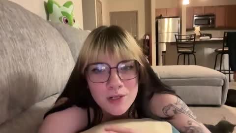 irissweets online show from April 3, 2026, 9:07 am