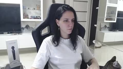 Snapshot of irwi_tomboy chatting on December 25, 2024, 1:30 pm Irwi Tomboy online show from December 25, 2024, 1:30 pm