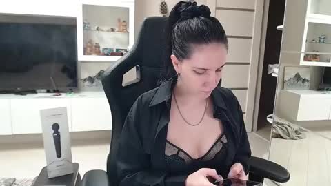 Snapshot of irwi_tomboy chatting on January 15, 2025, 8:41 am Irwi Tomboy online show from January 15, 2025, 8:41 am