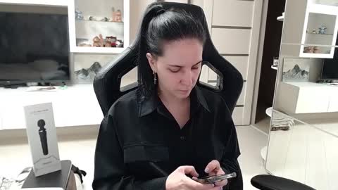 Snapshot of irwi_tomboy chatting on January 26, 2025, 12:37 am Irwi Tomboy online show from January 26, 2025, 12:37 am