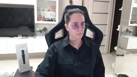 Snapshot of irwi_tomboy chatting on January 31, 2025, 3:52 am Irwi Tomboy online show from January 31, 2025, 3:52 am