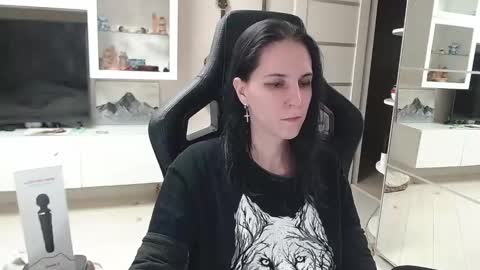 Snapshot of irwi_tomboy chatting on February 14, 2025, 9:32 pm Irwi Tomboy online show from February 14, 2025, 9:32 pm