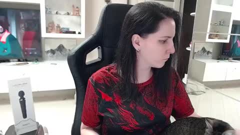 Snapshot of irwi_tomboy chatting on February 17, 2025, 6:53 am Irwi Tomboy online show from February 17, 2025, 6:53 am