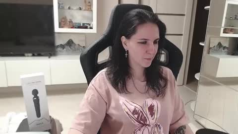 Snapshot of irwi_tomboy chatting on March 2, 2025, 10:27 pm Irwi Tomboy online show from March 2, 2025, 10:27 pm