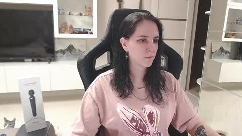 Snapshot of irwi_tomboy chatting on March 6, 2025, 10:15 pm Irwi Tomboy online show from March 6, 2025, 10:15 pm