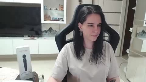 Snapshot of irwi_tomboy chatting on March 10, 2025, 9:29 pm Irwi Tomboy online show from March 10, 2025, 9:29 pm