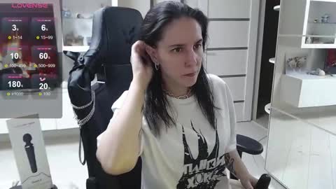 Snapshot of irwi_tomboy chatting on October 21, 2025, 9:04 pm Irwi Tomboy online show from October 21, 2025, 9:04 pm