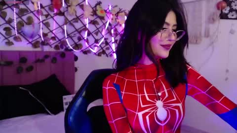 isabela online show from October 31, 2025, 6:03 am