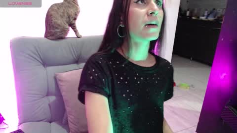 Snapshot of isa_hall chatting on February 19, 2026, 2:40 am Isabella Hall online show from February 19, 2026, 2:40 am