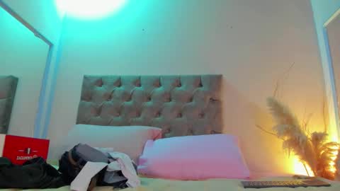 Snapshot of isa_kis_1 chatting on January 16, 2026, 11:58 am Isabella online show from January 16, 2026, 11:58 am