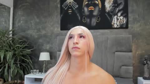 Isa Lancaster online show from November 9, 2025, 7:23 pm