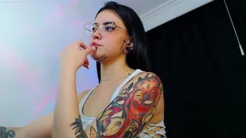 Snapshot of isa_maiden_ chatting on January 29, 2025, 6:22 am online show from January 29, 2025, 6:22 am