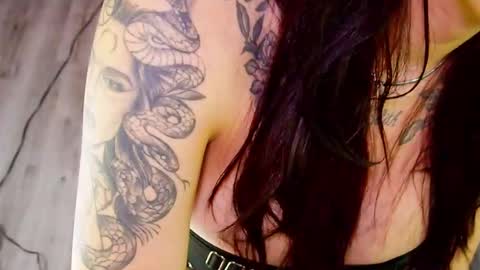 Snapshot of isa_redhair_ chatting on February 6, 2026, 3:22 am .... Connection time 900 pm to 500 amRest days Wednesday and Saturday online show from February 6, 2026, 3:22 am