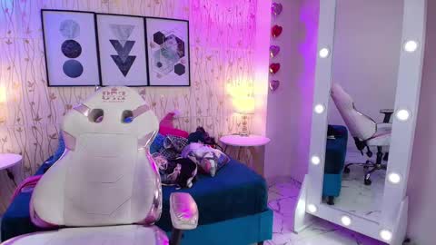 Snapshot of isa_reel chatting on January 19, 2025, 4:36 pm ISA online show from January 19, 2025, 4:36 pm