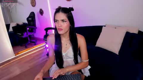 ISA ROUSE  online show from September 26, 2025, 3:10 am