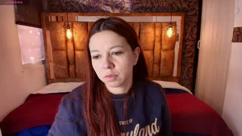 Snapshot of isa_thompson__ chatting on April 27, 2026, 11:52 am I S A online show from April 27, 2026, 11:52 am