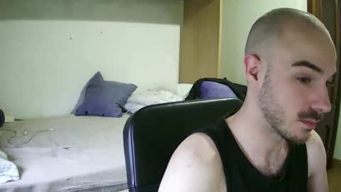 Snapshot of isaac99c chatting on March 6, 2025, 3:24 pm Isaac99c online show from March 6, 2025, 3:24 pm